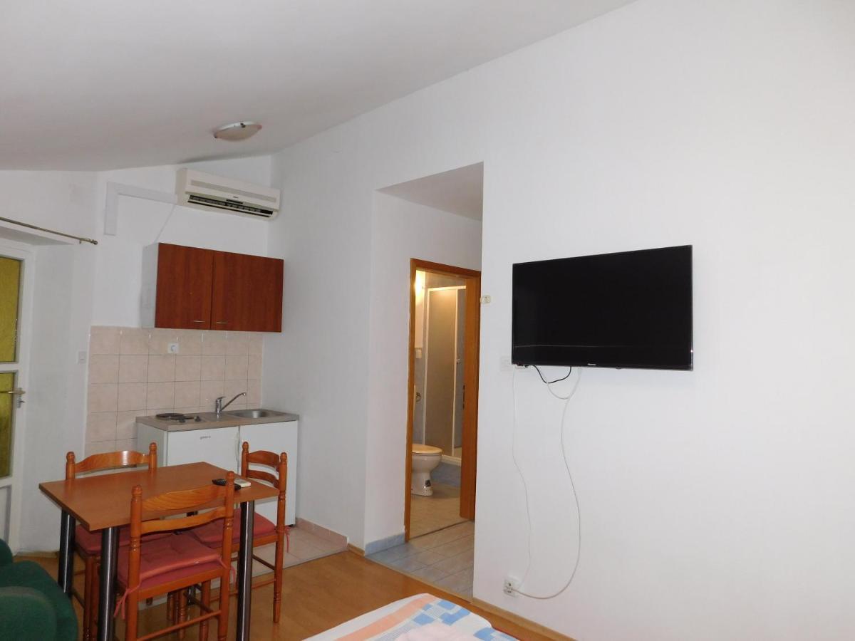 Apartments Nikolas Vodice Bagian luar foto