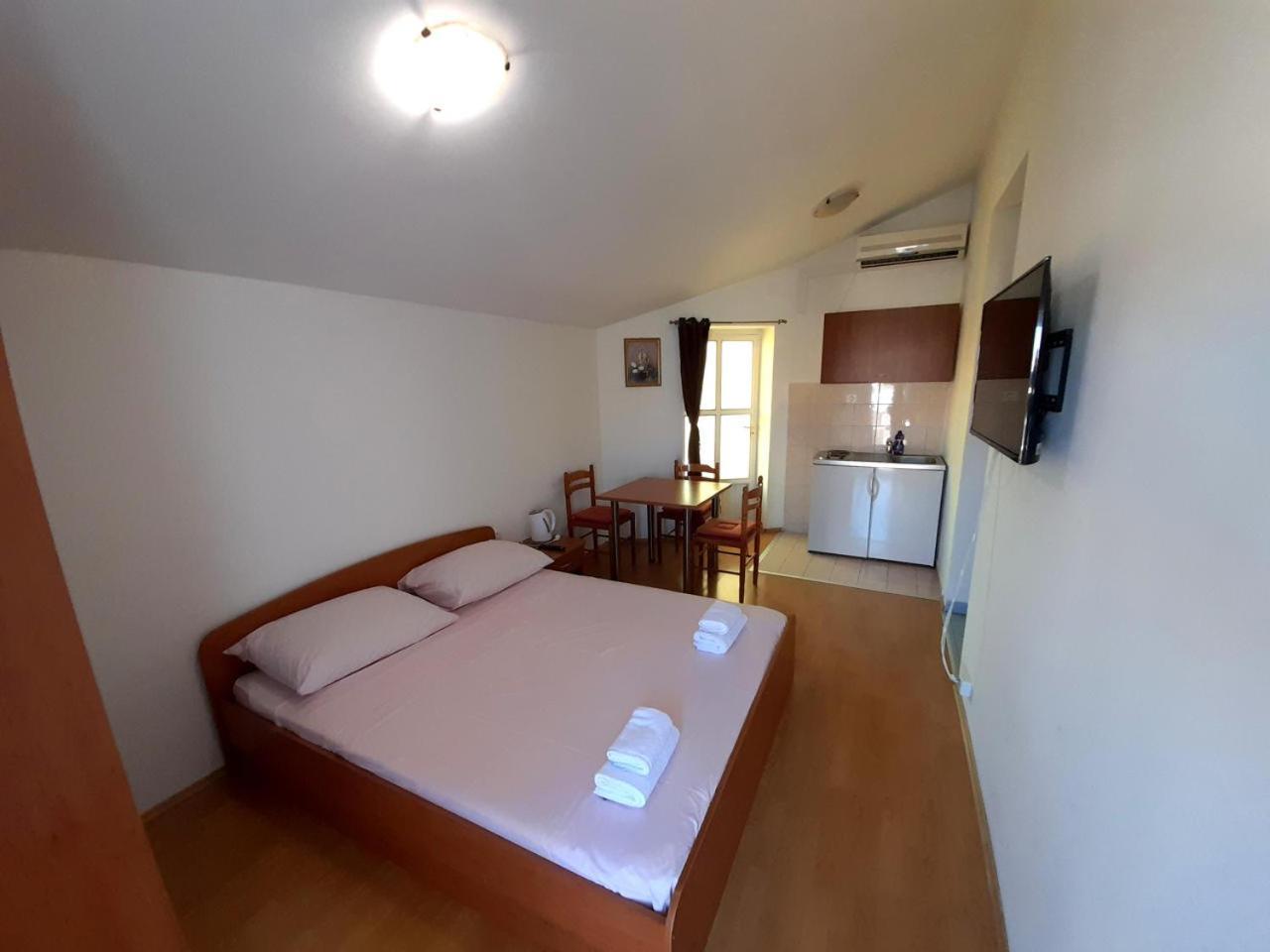 Apartments Nikolas Vodice Bagian luar foto