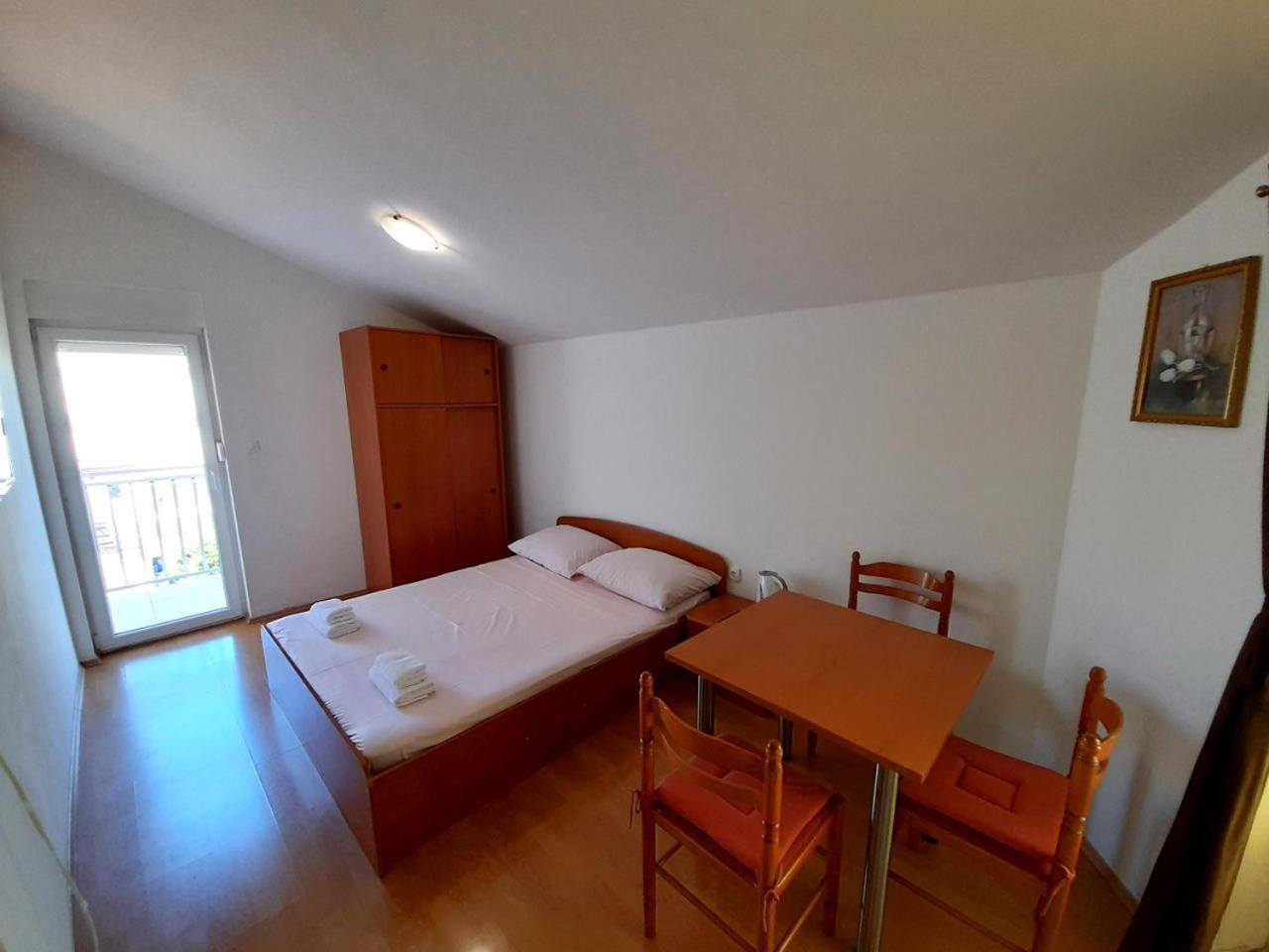 Apartments Nikolas Vodice Bagian luar foto