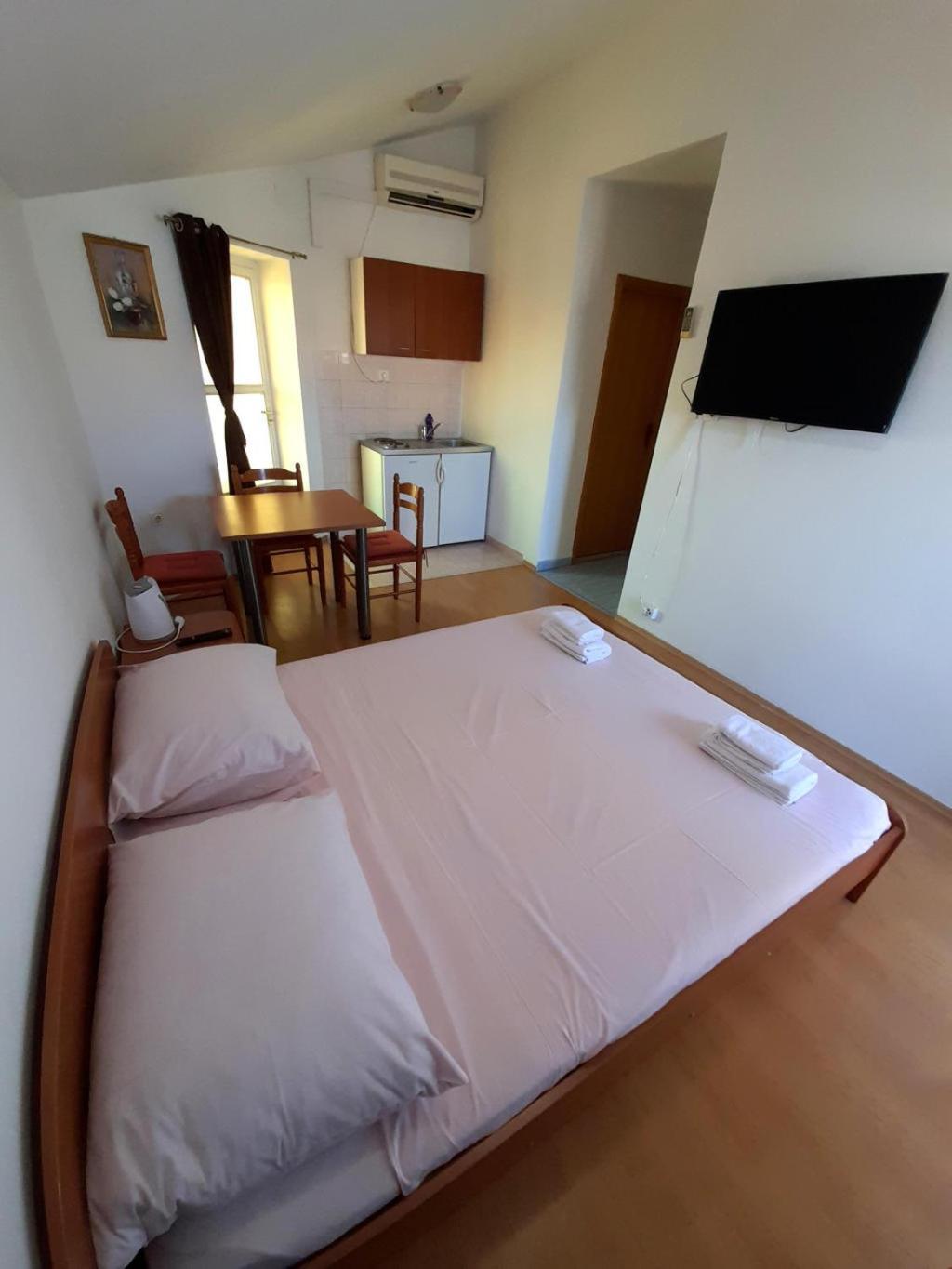 Apartments Nikolas Vodice Bagian luar foto