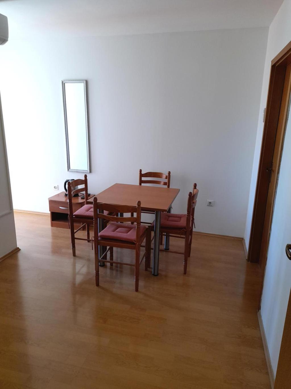 Apartments Nikolas Vodice Bagian luar foto