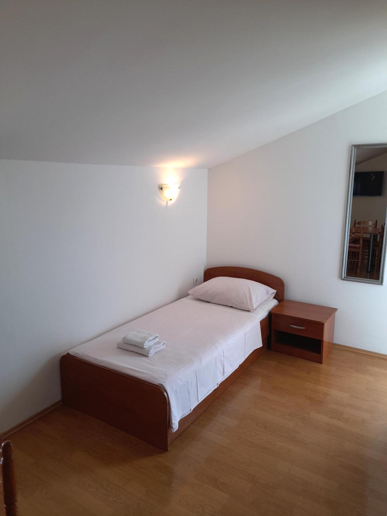 Apartments Nikolas Vodice Bagian luar foto