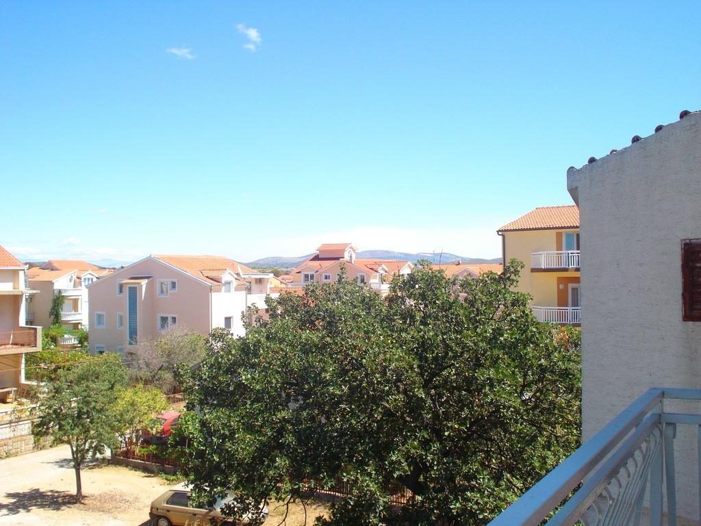 Apartments Nikolas Vodice Bagian luar foto