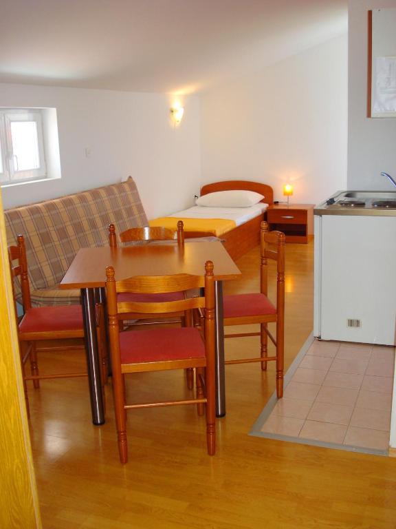 Apartments Nikolas Vodice Ruang foto