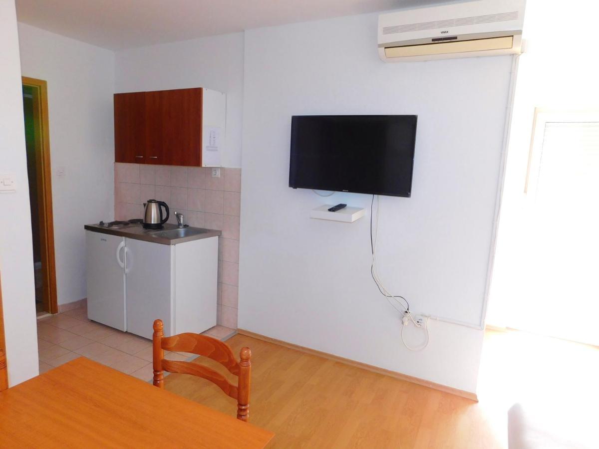Apartments Nikolas Vodice Bagian luar foto